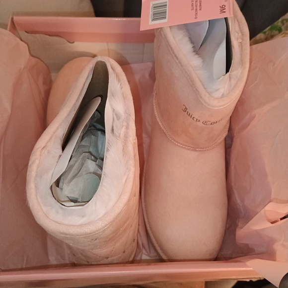 Quilted Pink Women's Boots - Picture 4 of 5